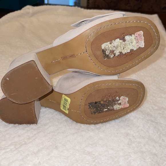 Vince Camuto Womens Beige Tan Neutral Bow Slide Sandals Size 8 Like NEW - Picture 5 of 8